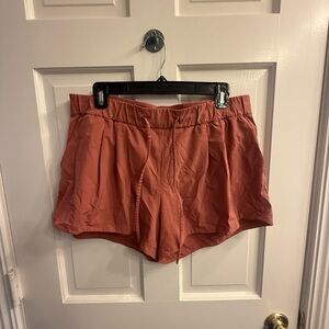Lululemon Stroll at Sundown Short 3" - Size 10